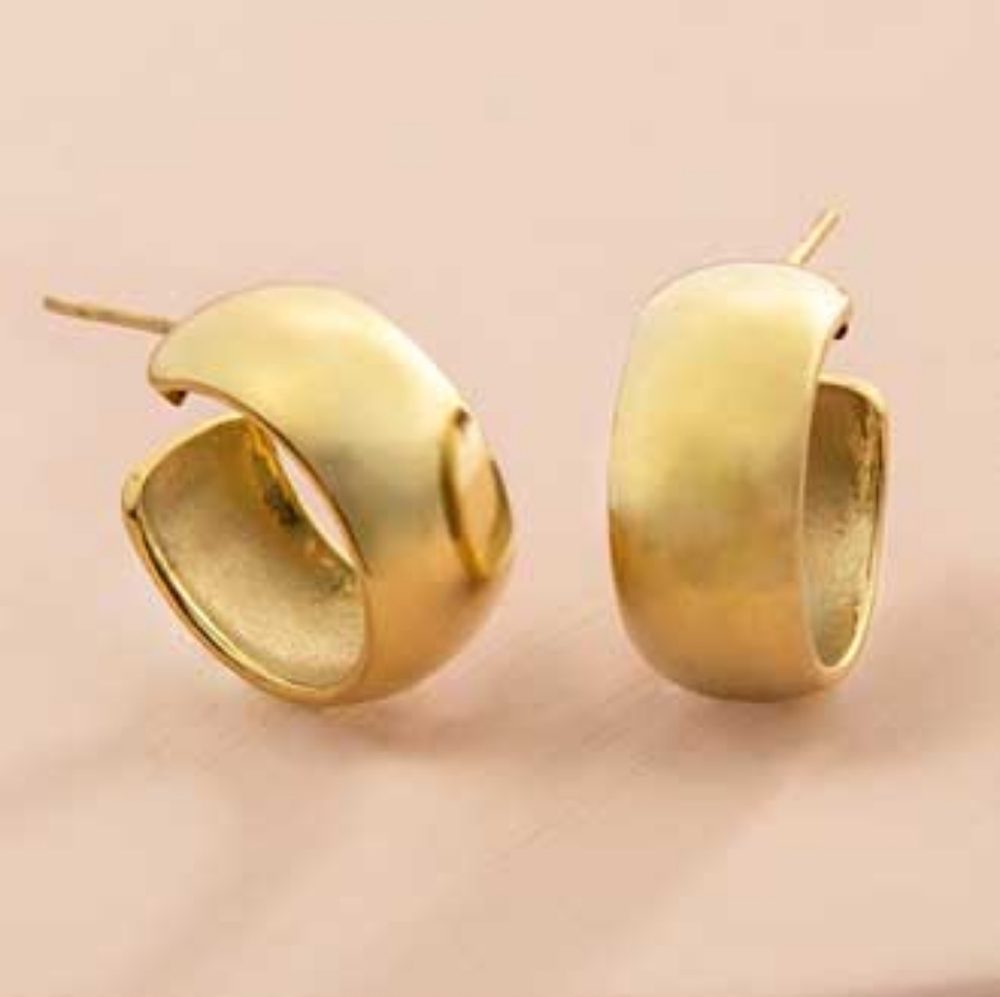 SOLD!!!Noonday Collection Abrazo Hoops
